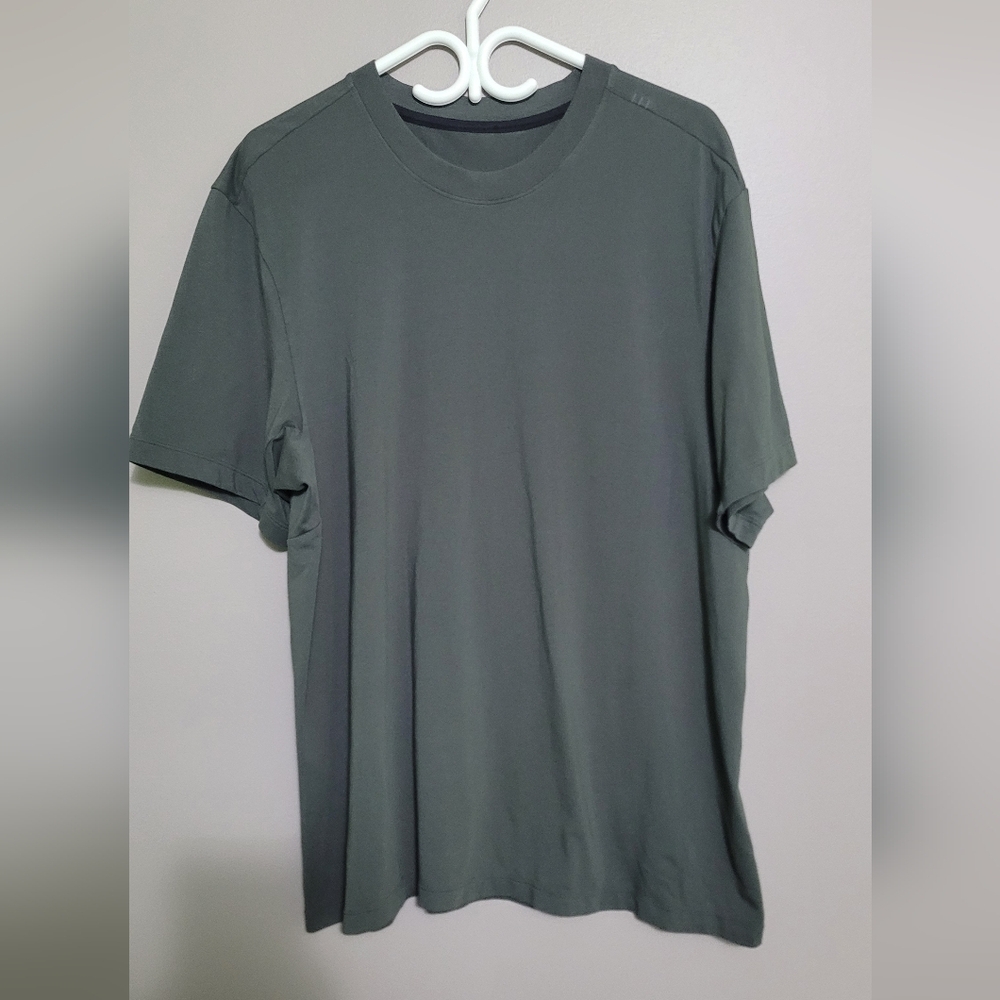 Men's Lululemon T-Shirt Olive XL EUC